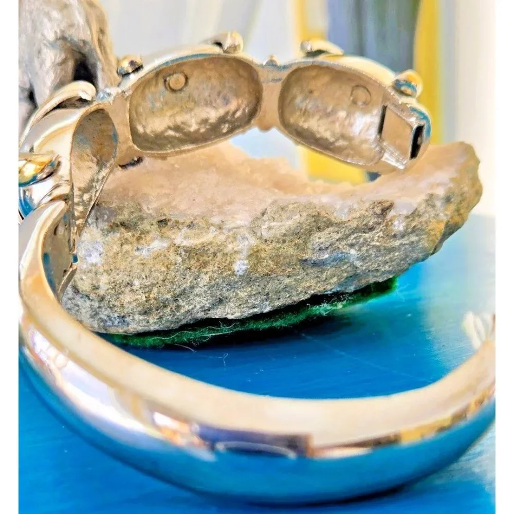 Two Tone Hugs & Kisses Hinged Bangle Bracelet Gold Silver Cuff - Picture 6 of 8